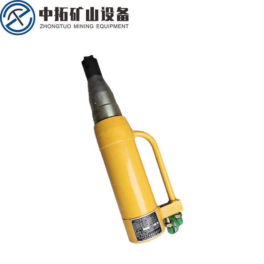 張拉千斤頂?shù)墓ぷ髟砗褪褂米⒁馐马? /></a>
<div   id=